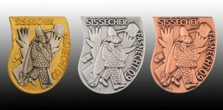 Plakette 2009: Ab uf Sissech {{brizy_dc_image_alt imageSrc=